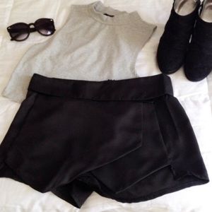 Black skort